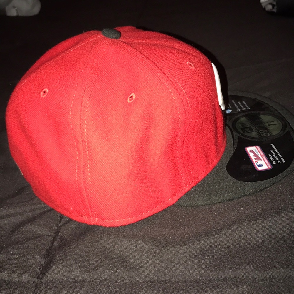 Classic fitted cap! - Picture 2 of 4